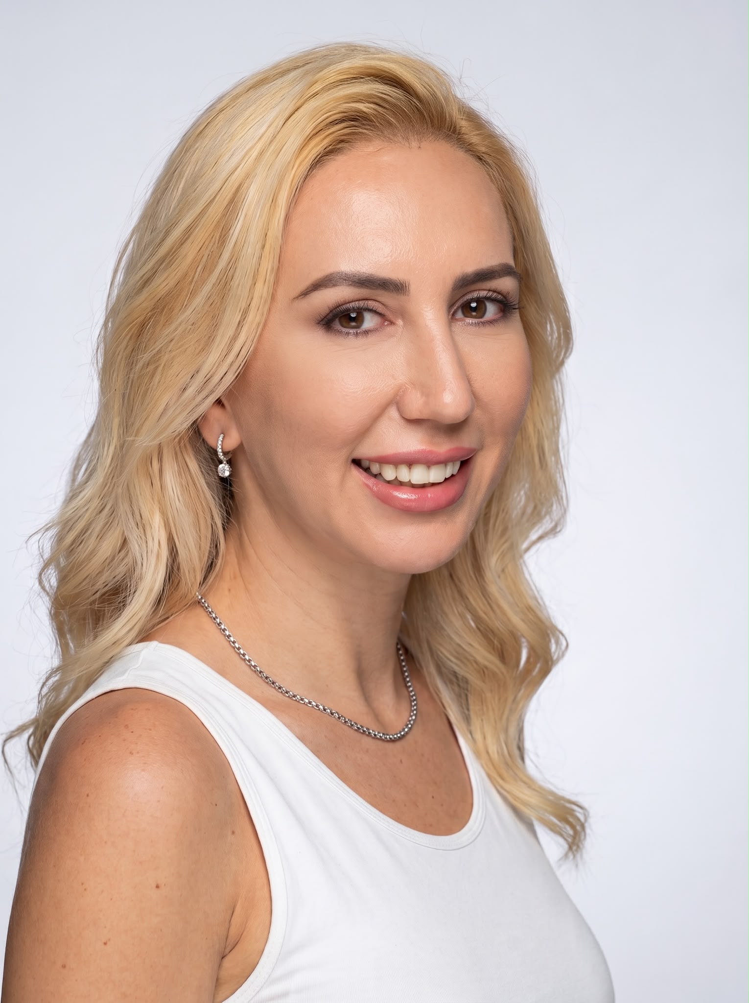 Emine İkiz Leblebicioğlu — Profesyonel Portföy ve Dijital Biyografi Portresi